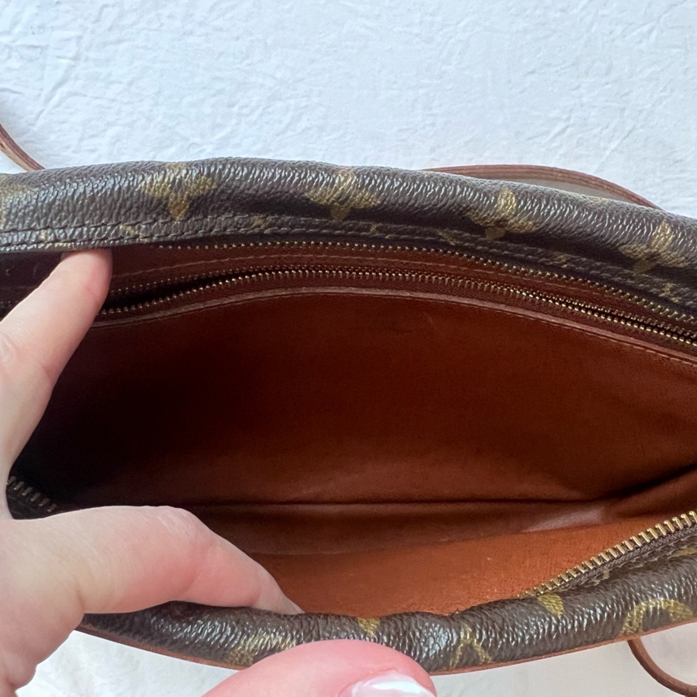 Authenticated Louis Vuitton Monogram Trocadero Crossbody NO0991 - Picture 4 of 15